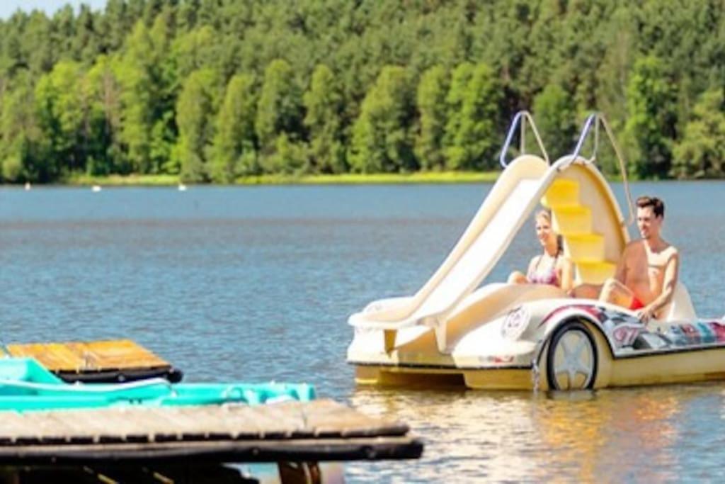 Bungalow Direkt Am See, Mit Eigenem Boot ローディング エクステリア 写真